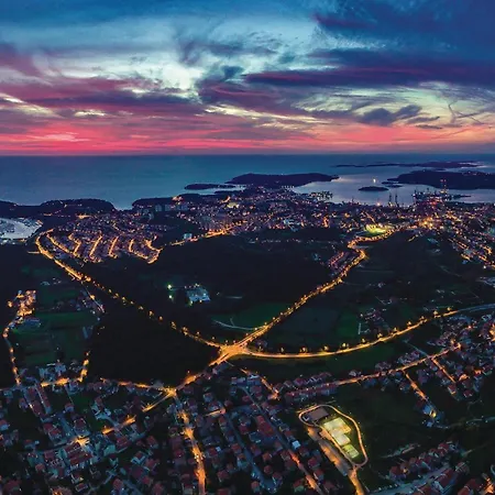 Apartment Cozy In Pula